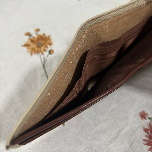 Vintage Dooney and Bourke All Weather Leather Wallet - Picture 7 of 9